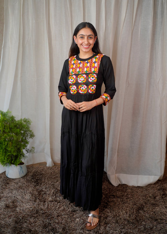 Black Mirror Work Maxi Dress with Full Sleeves